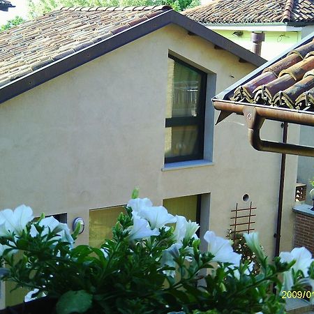 Al Centro Del Borgo Appartement Guarene Buitenkant foto