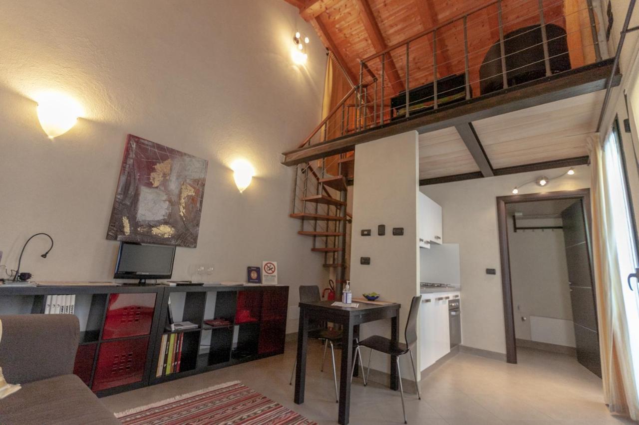 Al Centro Del Borgo Appartement Guarene Buitenkant foto