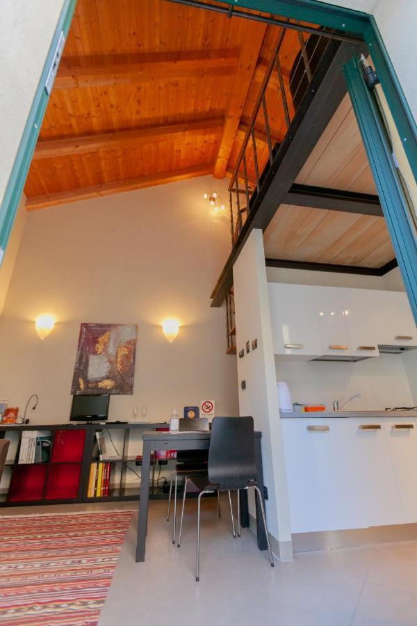 Al Centro Del Borgo Appartement Guarene Buitenkant foto