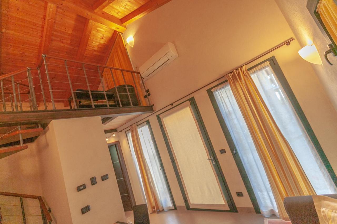 Al Centro Del Borgo Appartement Guarene Buitenkant foto