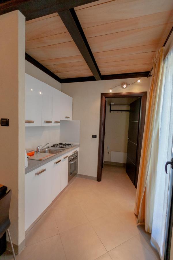 Al Centro Del Borgo Appartement Guarene Buitenkant foto