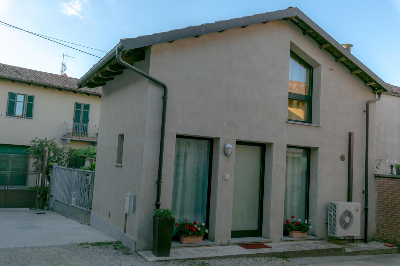 Al Centro Del Borgo Appartement Guarene Buitenkant foto