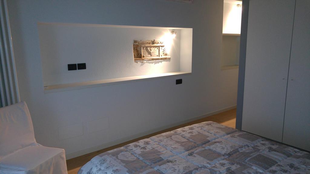 Al Centro Del Borgo Appartement Guarene Buitenkant foto